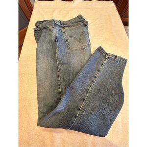 Levi’s 550 Classic Relaxed Stretch size 14M medium blue jeans